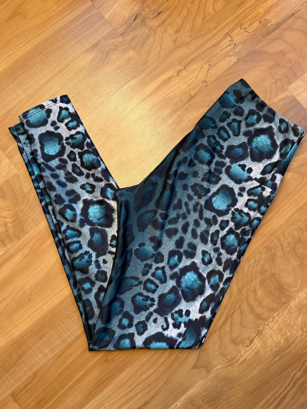 Teal Leopard Print Leggings: Onzie
